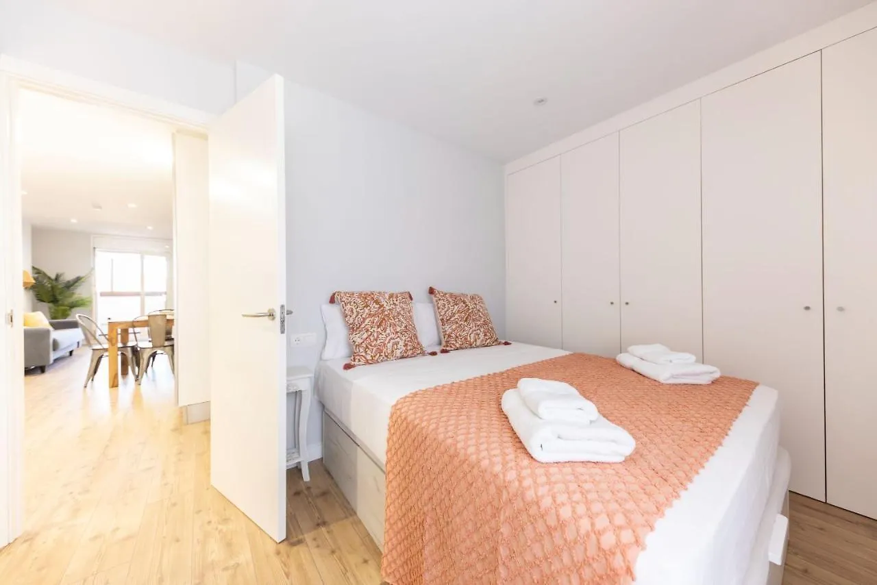 Apartamento Bravissimo Eiximenis, With Beautiful Terrace And Views Gerona