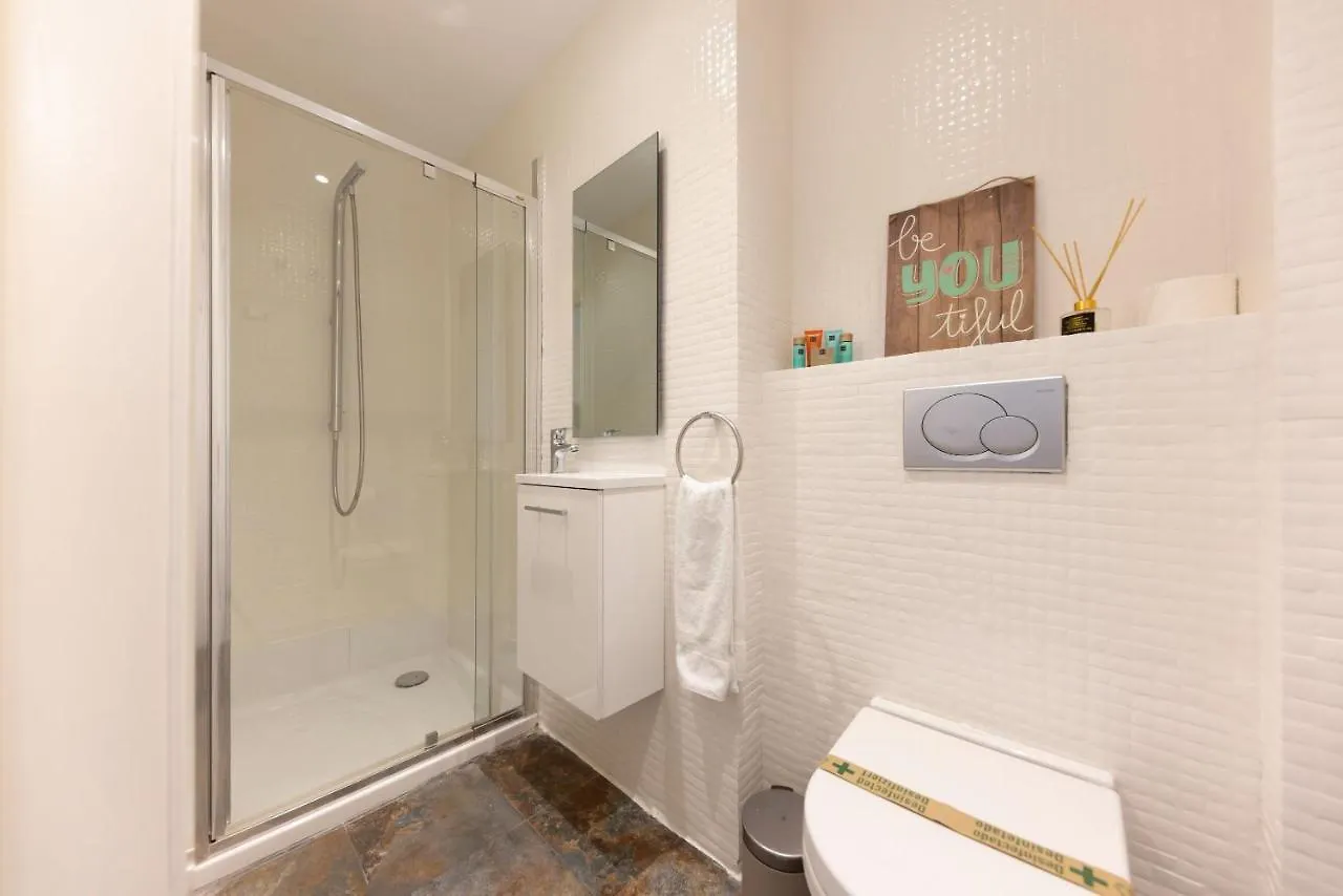 Apartament Bravissimo Eiximenis, With Beautiful Terrace And Views Girona 0*,  Hiszpania