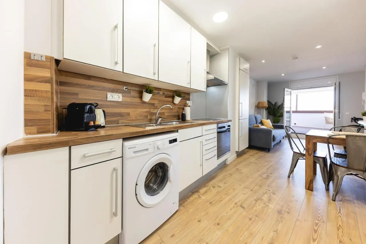 Apartament Bravissimo Eiximenis, With Beautiful Terrace And Views Girona
