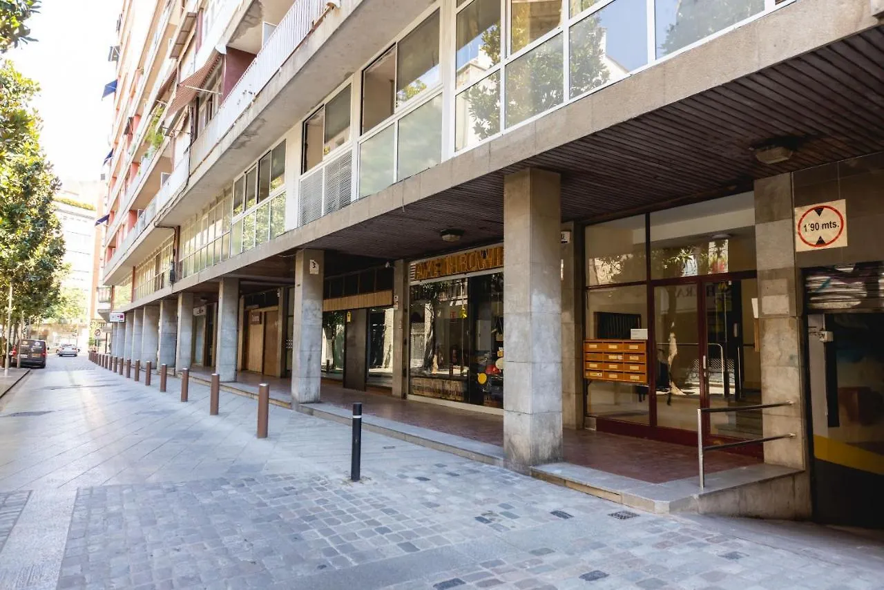 Apartament Bravissimo Eiximenis, With Beautiful Terrace And Views Girona